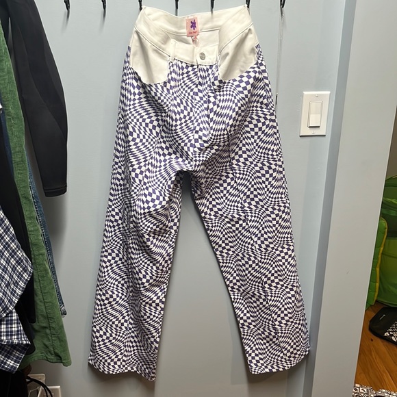 Lisa Says Gah Robyn pants in purple! 💜 - Picture 1 of 3